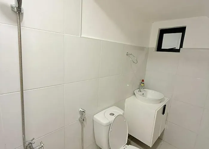 3 Bedroom Batasan Qc For 10 Apartamento *